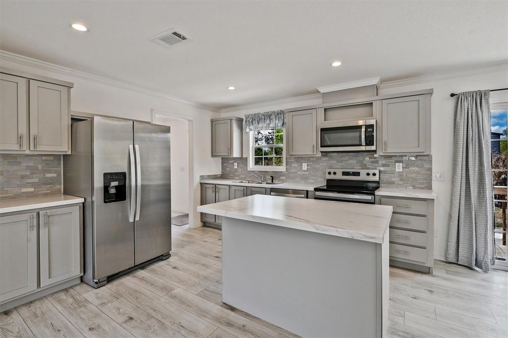 Image 13 of property listing at 1770 TUCKER LANE, North Fort Myers, FL 33917