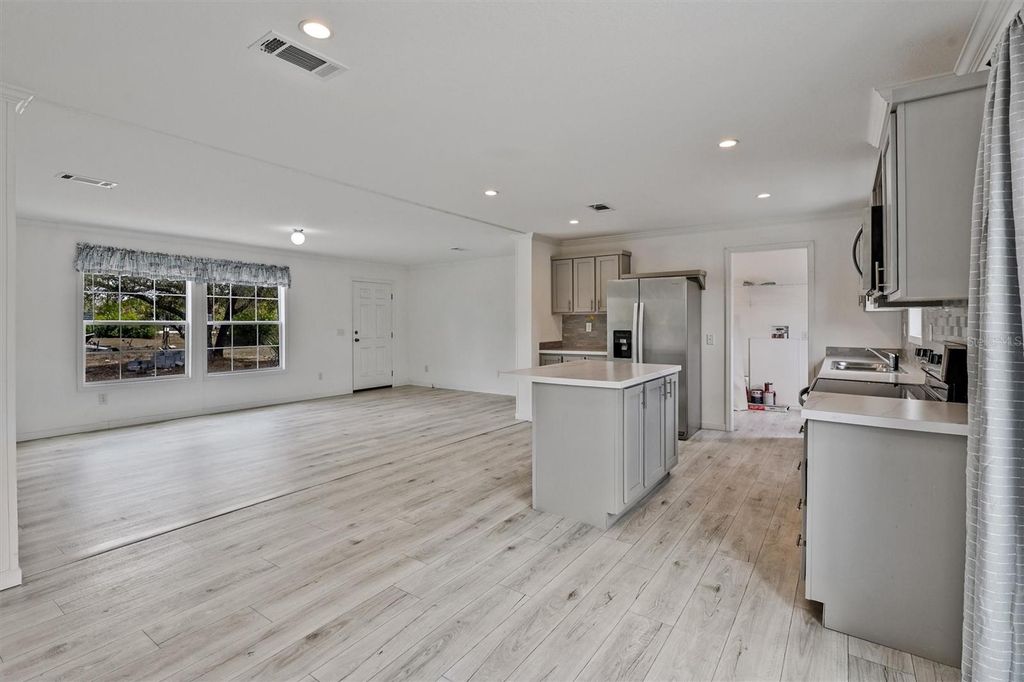 Image 14 of property listing at 1770 TUCKER LANE, North Fort Myers, FL 33917