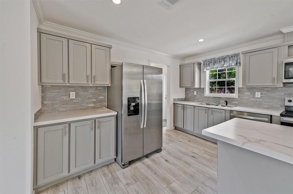 Image 16 of property listing at 1770 TUCKER LANE, North Fort Myers, FL 33917