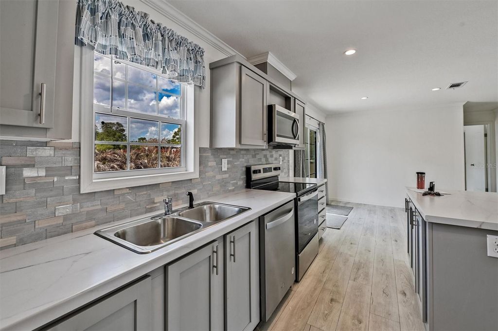 Image 17 of property listing at 1770 TUCKER LANE, North Fort Myers, FL 33917