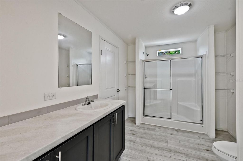 Image 23 of property listing at 1770 TUCKER LANE, North Fort Myers, FL 33917