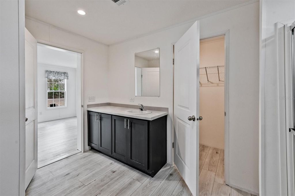 Image 24 of property listing at 1770 TUCKER LANE, North Fort Myers, FL 33917