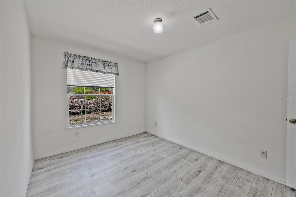 Image 26 of property listing at 1770 TUCKER LANE, North Fort Myers, FL 33917