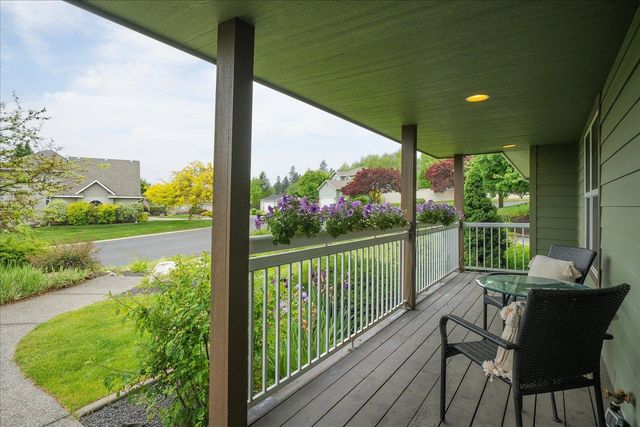 17201 E Galaxy Ln, Greenacres, WA 99016