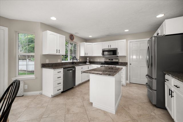 17201 E Galaxy Ln, Greenacres, WA 99016