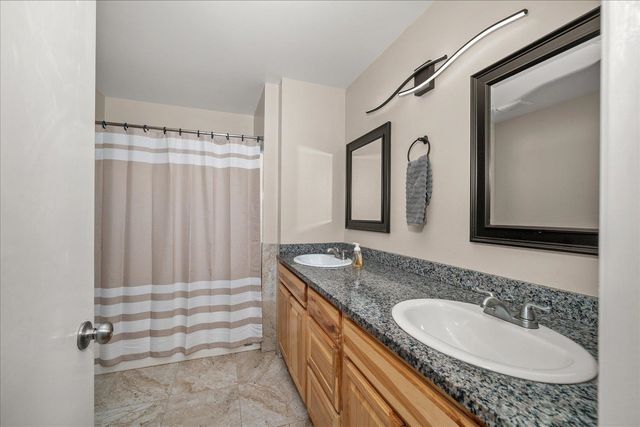 17201 E Galaxy Ln, Greenacres, WA 99016