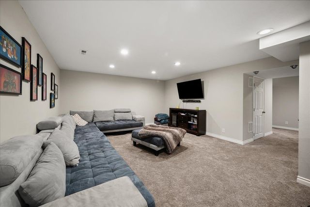 17201 E Galaxy Ln, Greenacres, WA 99016