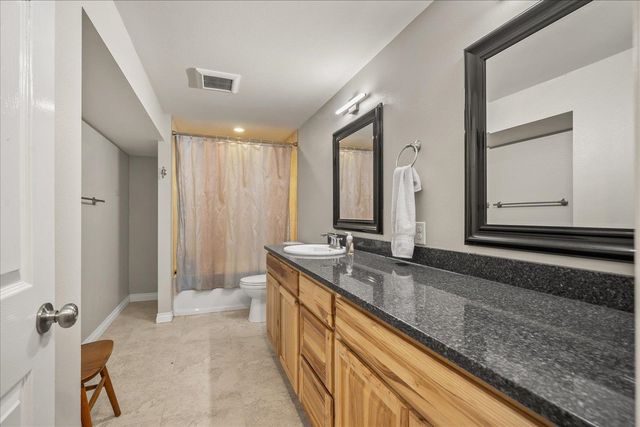 17201 E Galaxy Ln, Greenacres, WA 99016