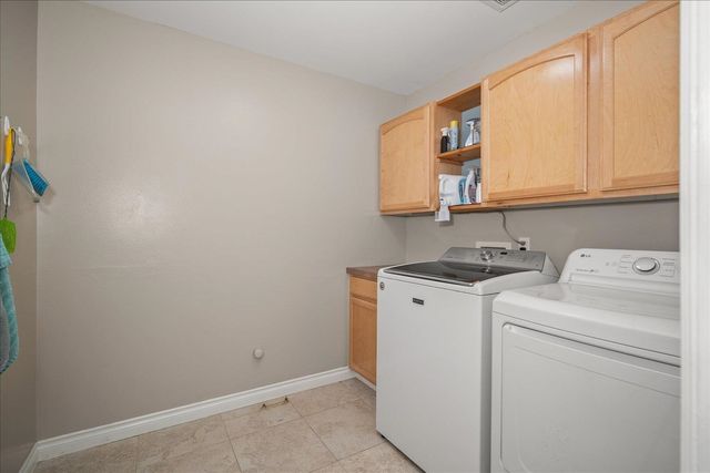 17201 E Galaxy Ln, Greenacres, WA 99016