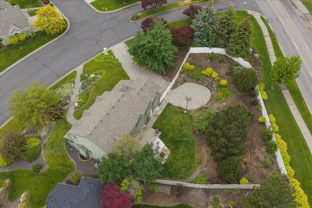 17201 E Galaxy Ln, Greenacres, WA 99016