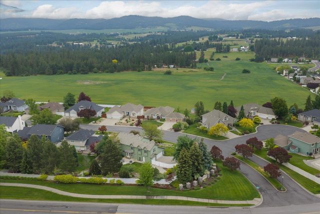 17201 E Galaxy Ln, Greenacres, WA 99016