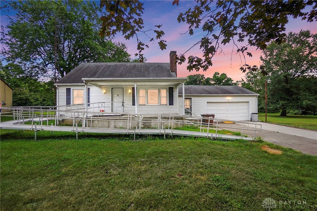 2304 Homesite Drive, Dayton, OH 45414