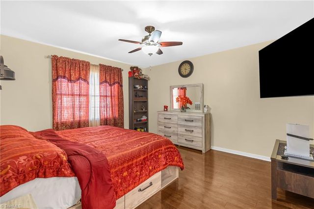 1513 Birkdale Court, High Point, NC 27265