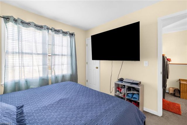 1513 Birkdale Court, High Point, NC 27265