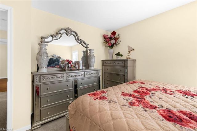 1513 Birkdale Court, High Point, NC 27265