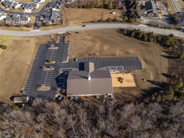 1513 Birkdale Court, High Point, NC 27265