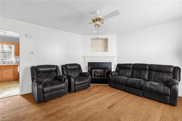 1513 Birkdale Court, High Point, NC 27265