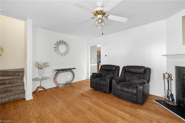 1513 Birkdale Court, High Point, NC 27265