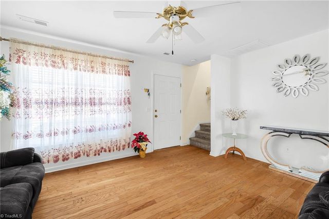 1513 Birkdale Court, High Point, NC 27265