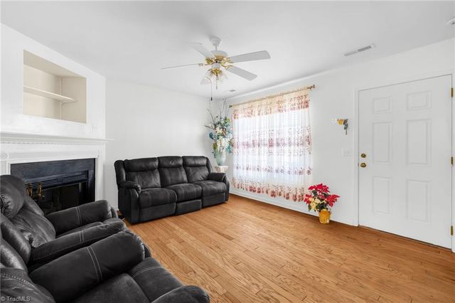 1513 Birkdale Court, High Point, NC 27265