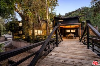 327 E Rustic Road, Santa Monica, CA 90402