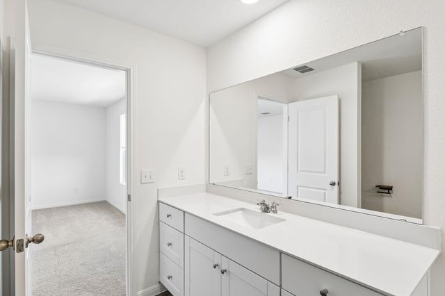 550 Thistle LN, Maxwell, TX 78656