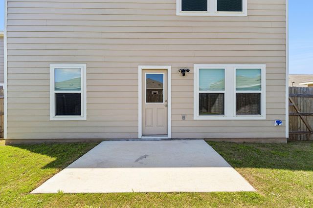 550 Thistle LN, Maxwell, TX 78656