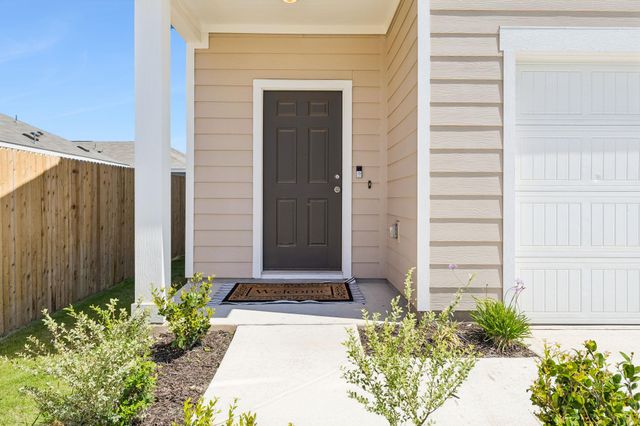 550 Thistle LN, Maxwell, TX 78656