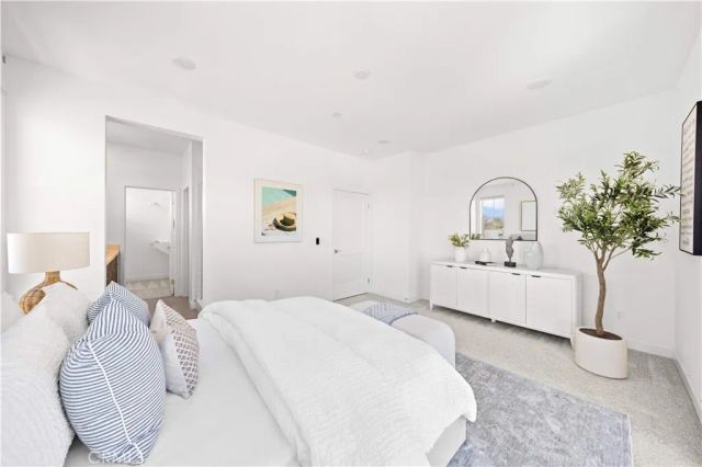 10301 Triple Crown Lane, Cypress, CA 90720