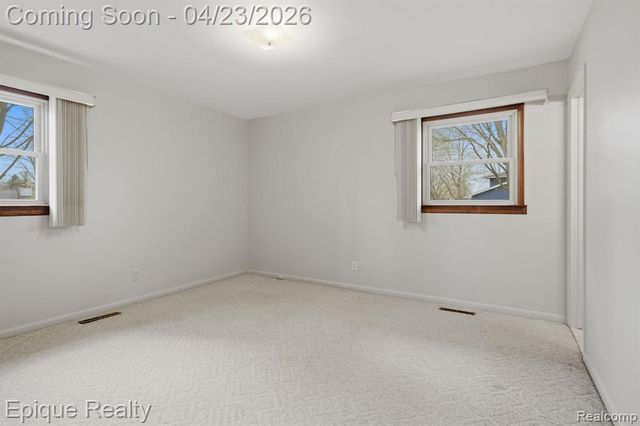 6236 Mckenzie Drive, Flint, MI 48507