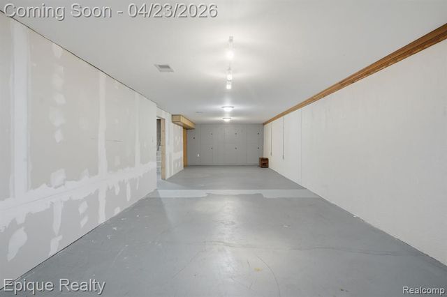 6236 Mckenzie Drive, Flint, MI 48507