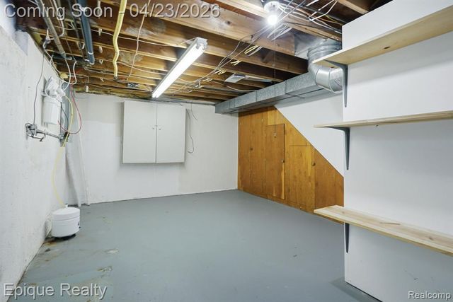 6236 Mckenzie Drive, Flint, MI 48507