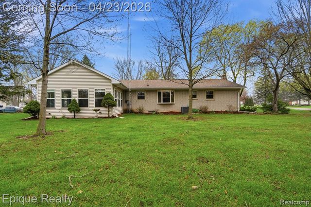 6236 Mckenzie Drive, Flint, MI 48507