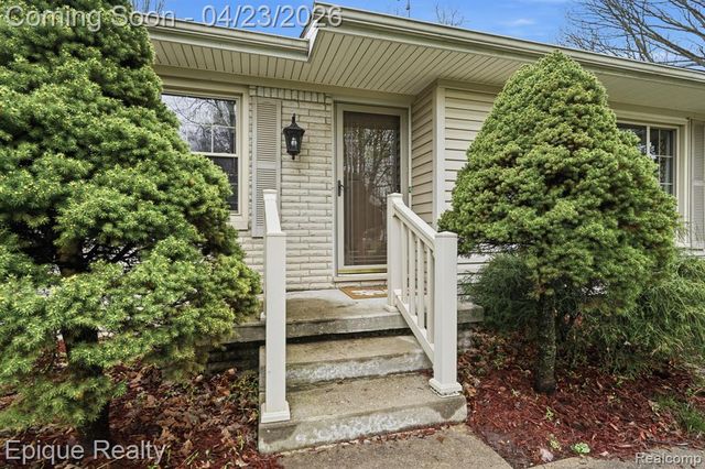 6236 Mckenzie Drive, Flint, MI 48507