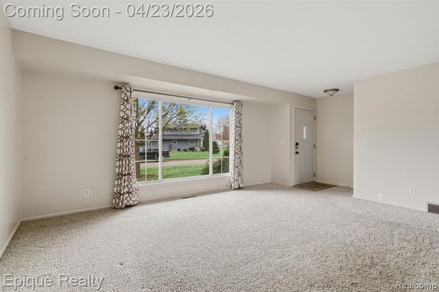 6236 Mckenzie Drive, Flint, MI 48507