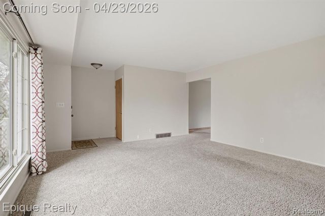 6236 Mckenzie Drive, Flint, MI 48507