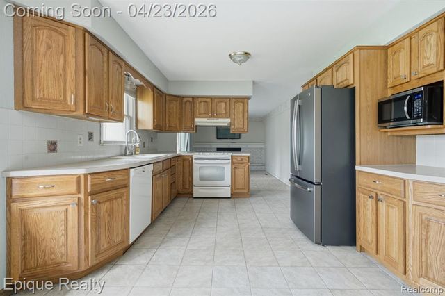 6236 Mckenzie Drive, Flint, MI 48507