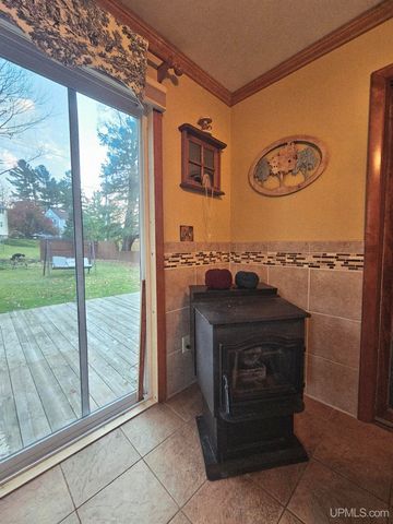 10570 Belmont Drive, Ramsay, MI 49959