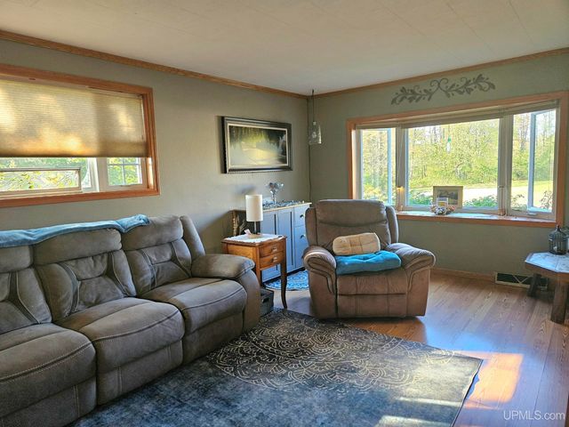 10570 Belmont Drive, Ramsay, MI 49959