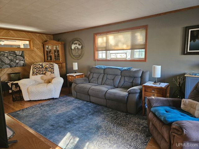 10570 Belmont Drive, Ramsay, MI 49959