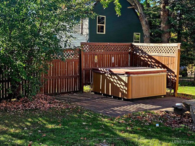 10570 Belmont Drive, Ramsay, MI 49959