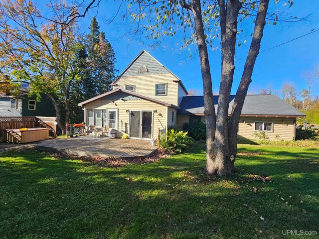 10570 Belmont Drive, Ramsay, MI 49959