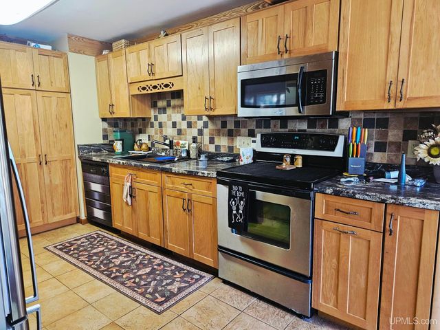 10570 Belmont Drive, Ramsay, MI 49959