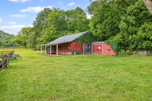 6873 Giles Hill Rd, College Grove, TN 37046