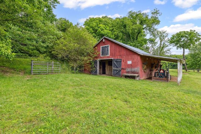 6873 Giles Hill Rd, College Grove, TN 37046