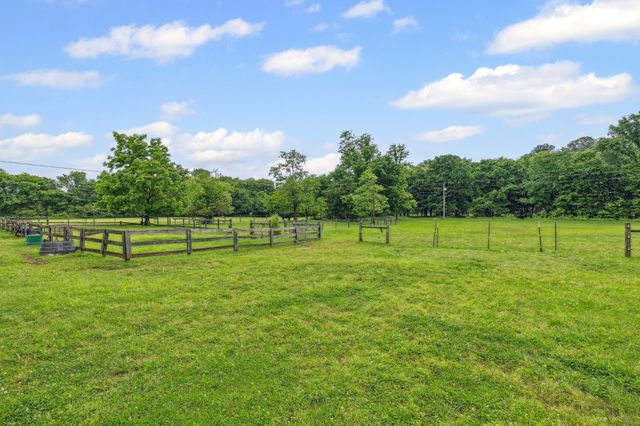 6873 Giles Hill Rd, College Grove, TN 37046