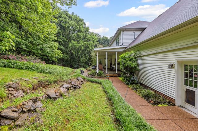 6873 Giles Hill Rd, College Grove, TN 37046