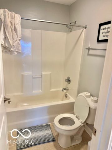 4637 Shadow Ridge Boulevard, Greenwood, IN 46143