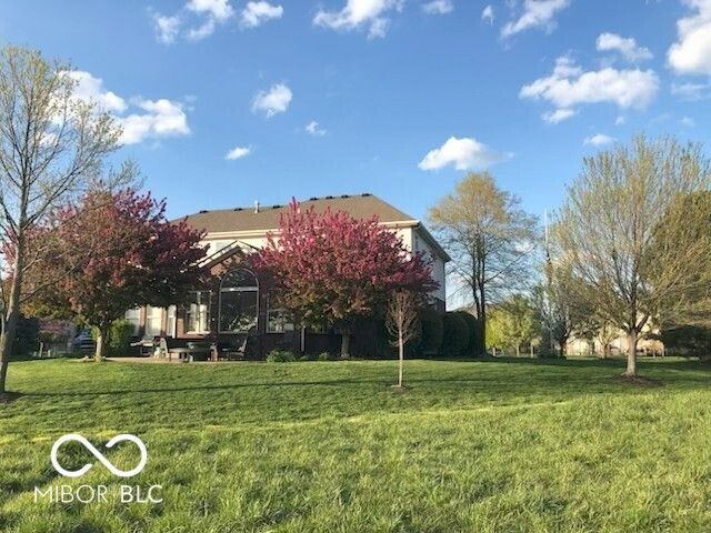 4637 Shadow Ridge Boulevard, Greenwood, IN 46143