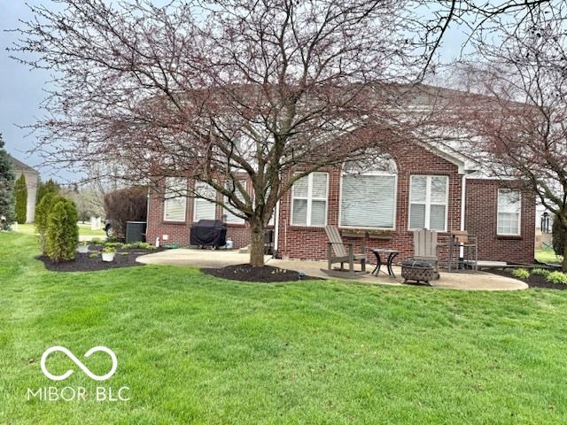 4637 Shadow Ridge Boulevard, Greenwood, IN 46143